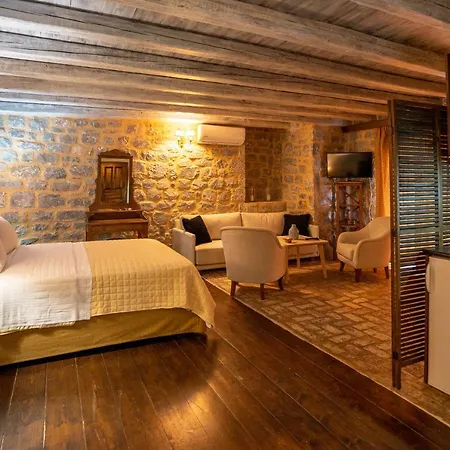 Laoula Pensionat 4*