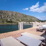 Laoula Guest house 4*