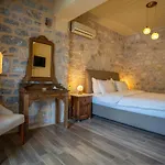 Laoula Πανσιόν 4*