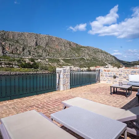 Laoula Πανσιόν 4*
