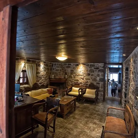 Πανσιόν Laoula